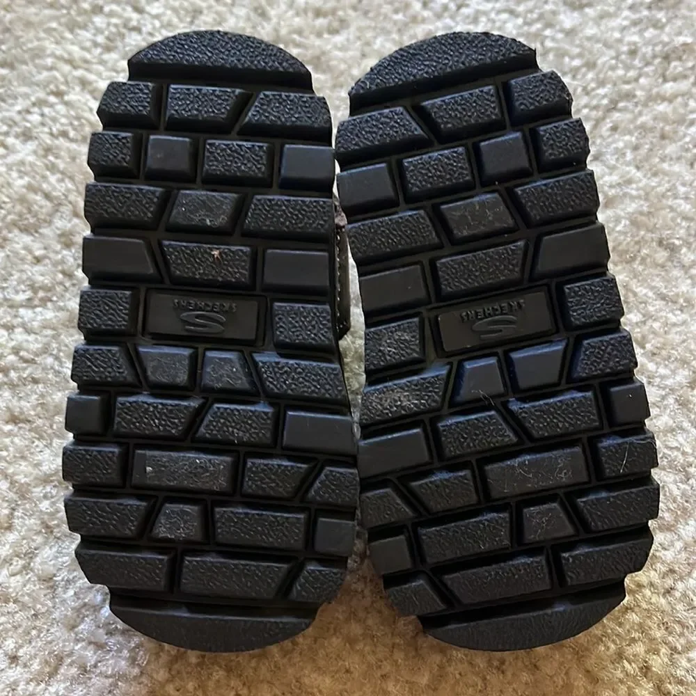 Skechers  baby hiking sandals, size  4